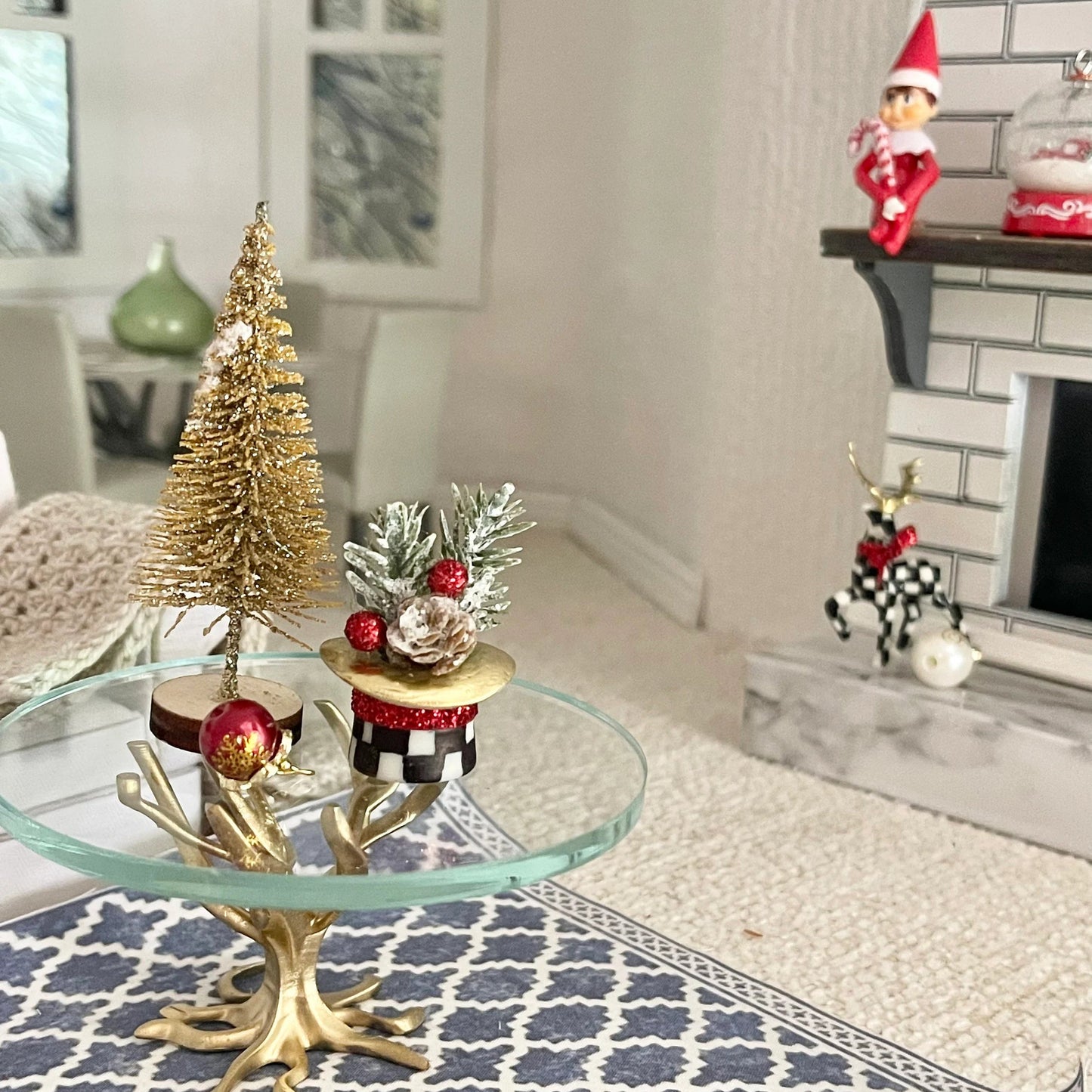 1:12 Scale Miniature Christmas Hat Arrangement