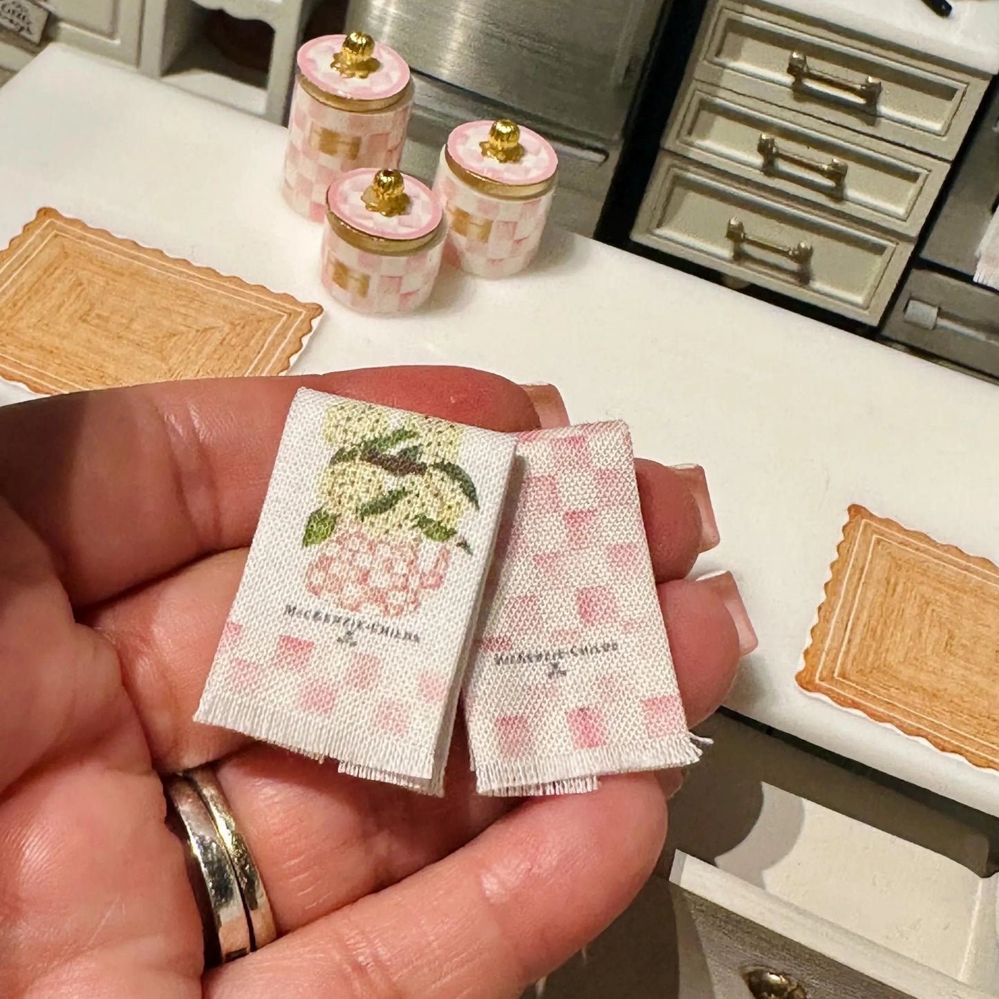 1:12 Scale Miniature Pink Dollhouse Kitchen Towel Set 2 pc