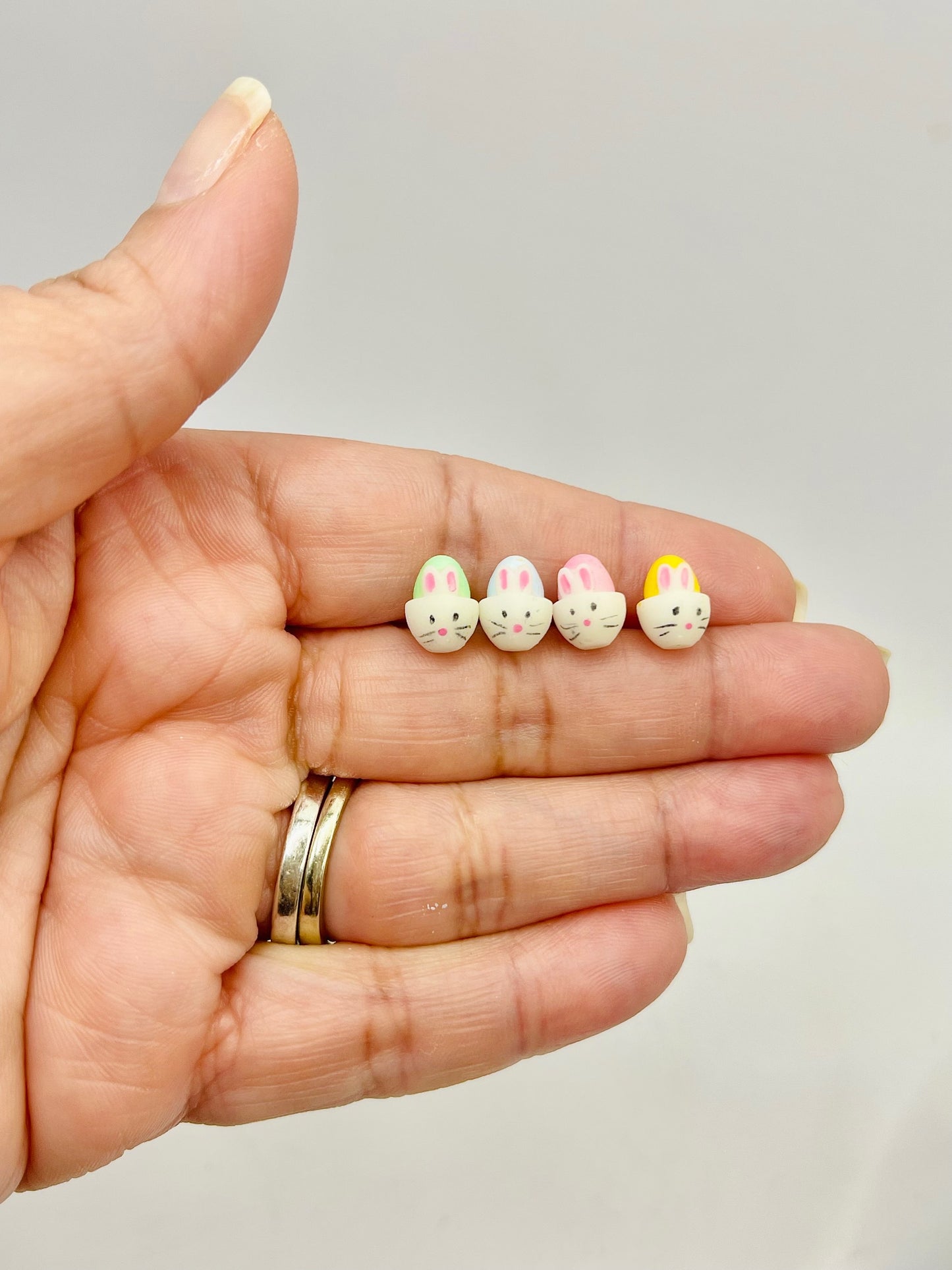1:12 Scale Miniature Easter Bunny Egg holder with eggs for dollhouse image 0