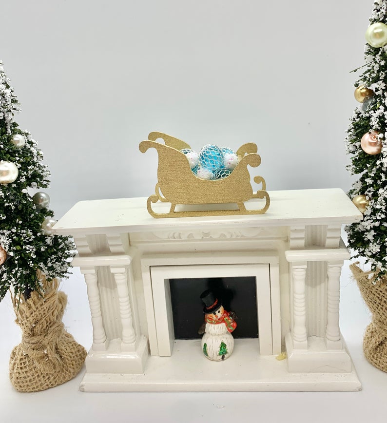 Gold Sleigh for dollhouse decor image 1