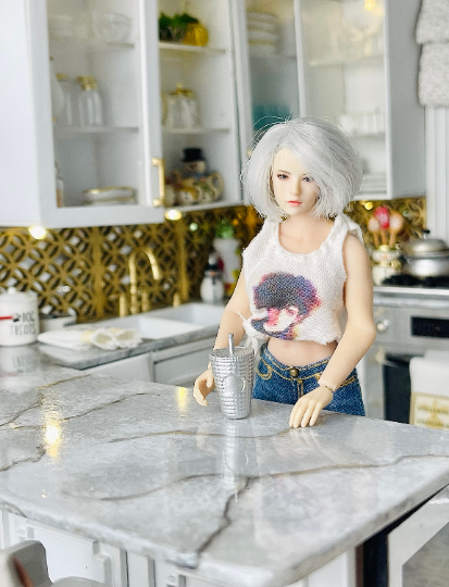 1:12 Scale Miniature Silver Tumbler cup for dollhouse image 1