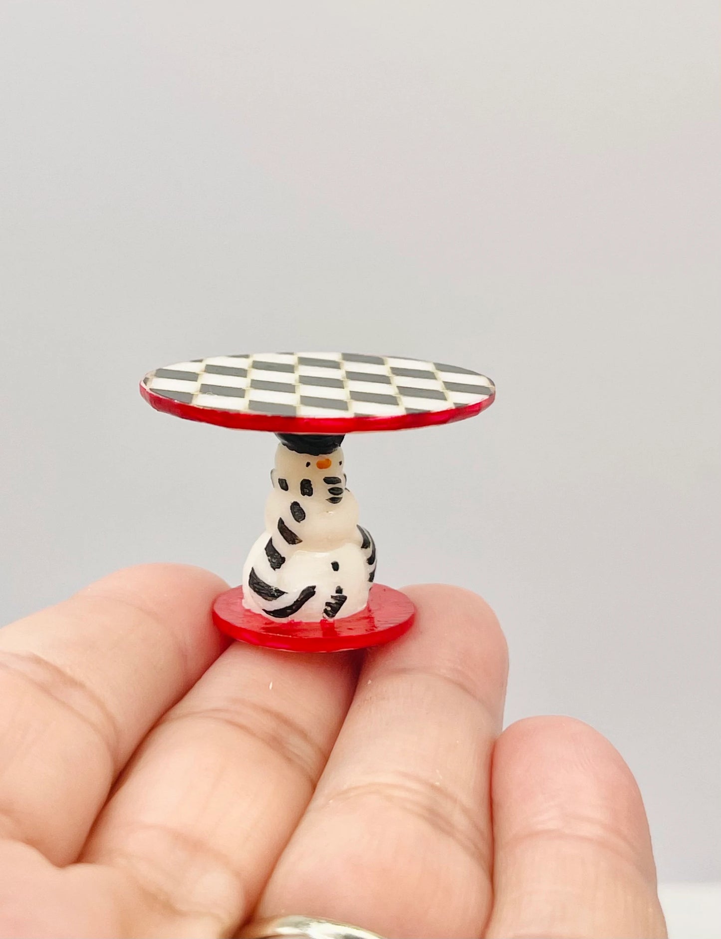 1:12 Scale Miniature Snowman Cake Stand for dollhouse décor