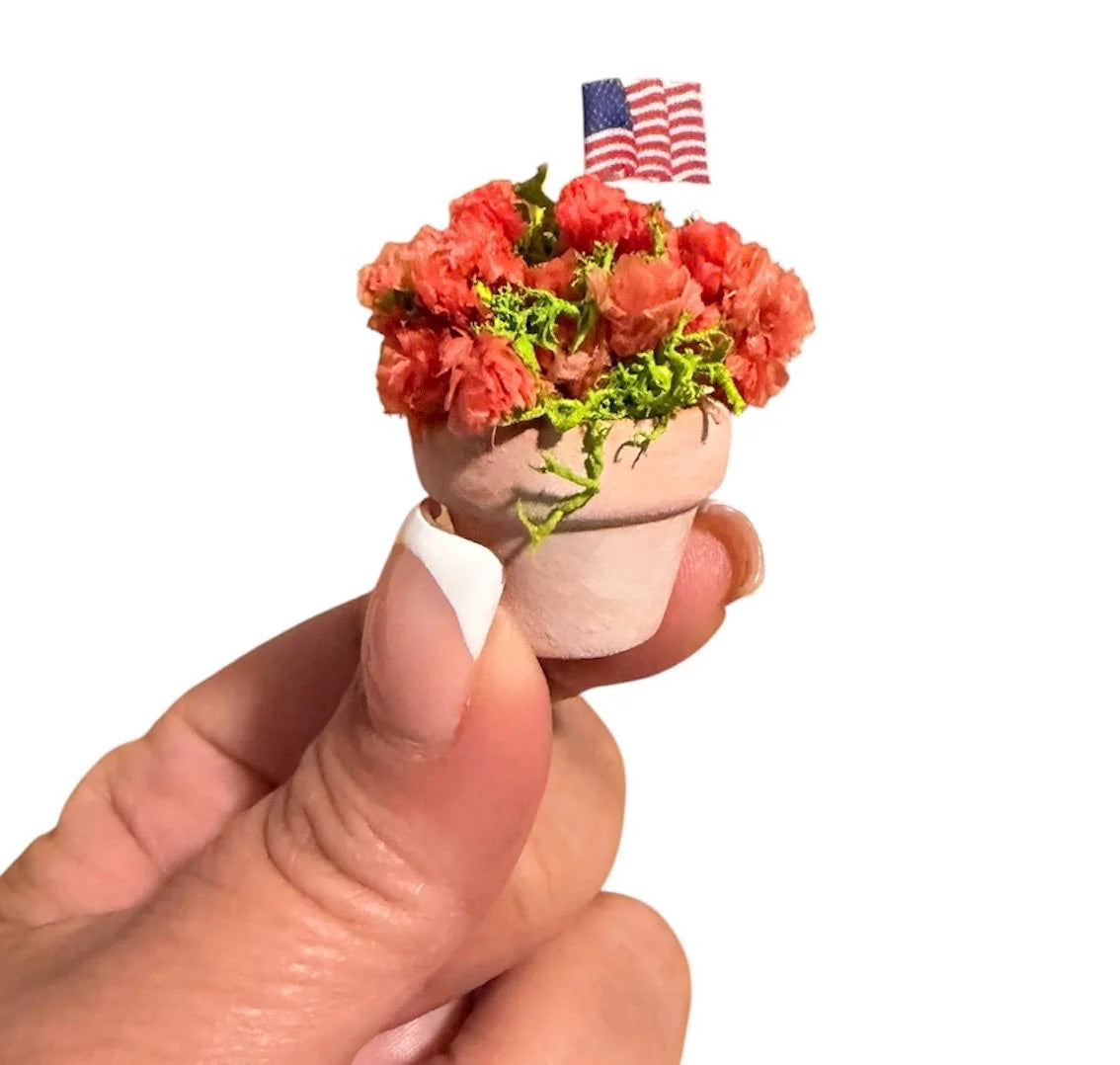 1:12 Scale July 4th Flowers in Terracotta Pot for dollhouse