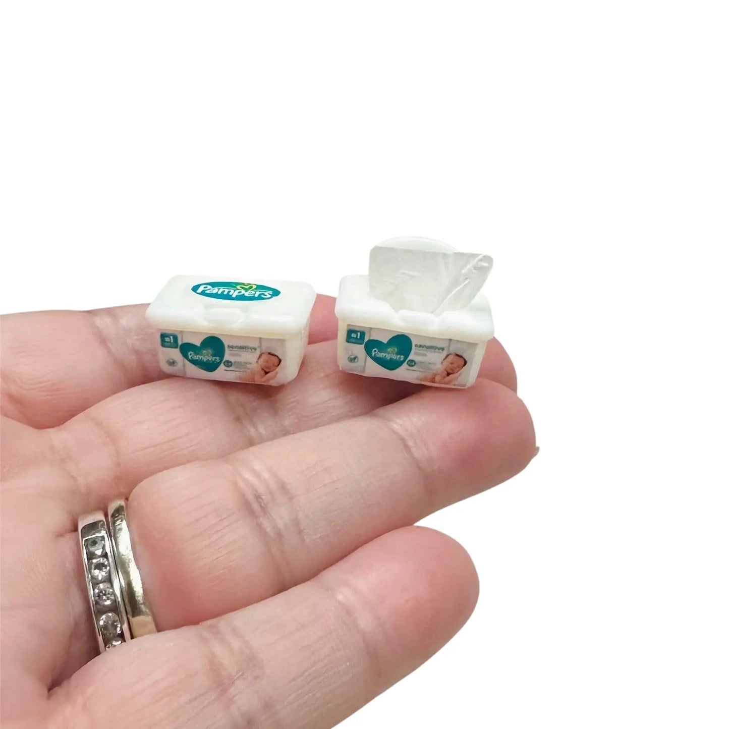 1:12 Scale Miniature Dollhouse Wipes Set