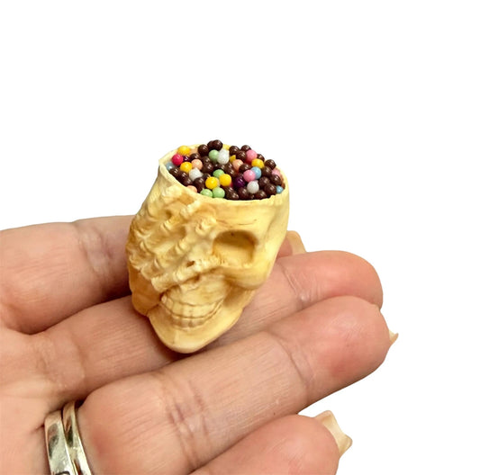 1:12 Scale Miniature Skull with Candy for Dollhouse