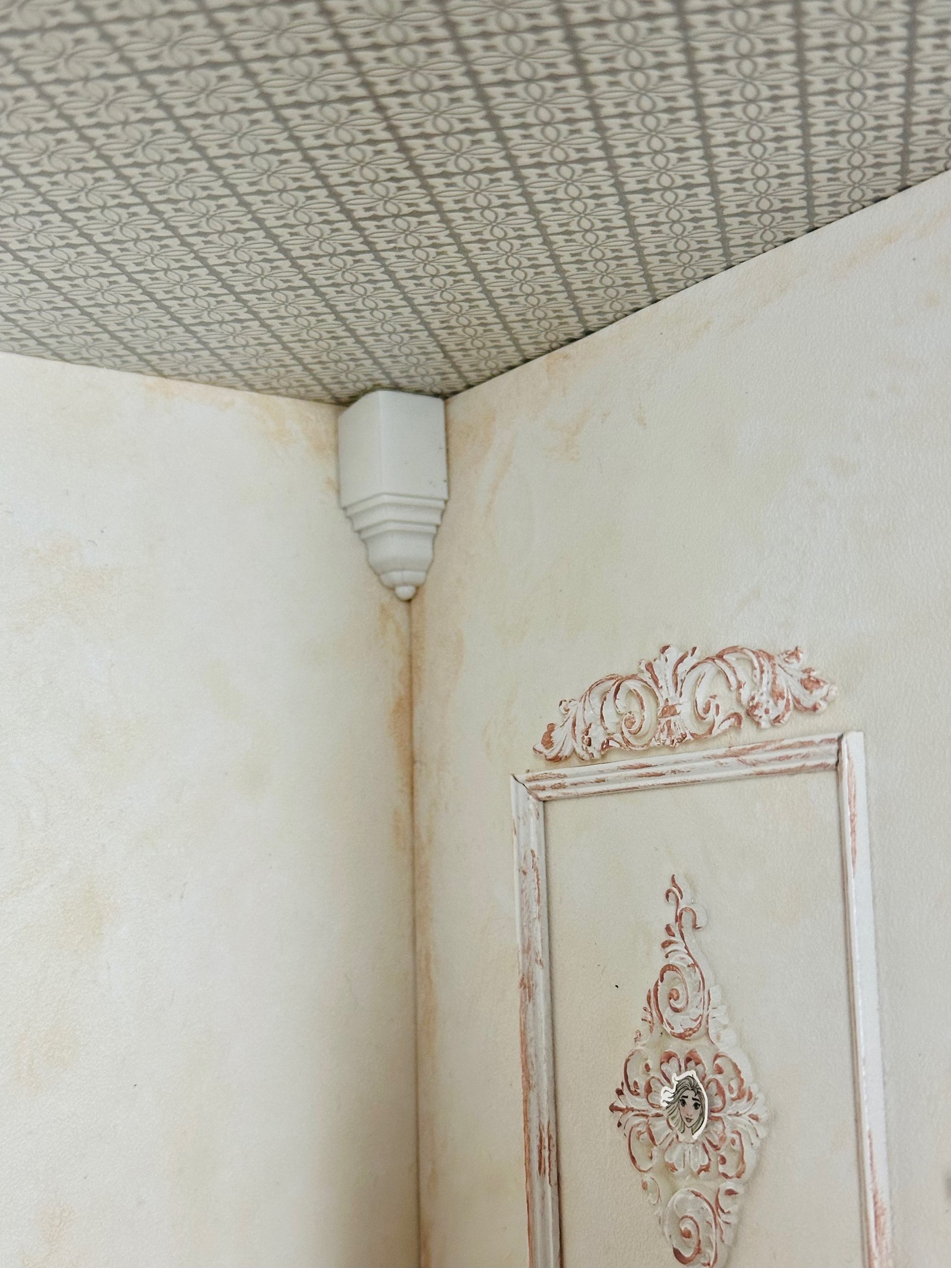 1:12 Scale Dollhouse Inside Corner Block 2 pc for crown moulding  image 1