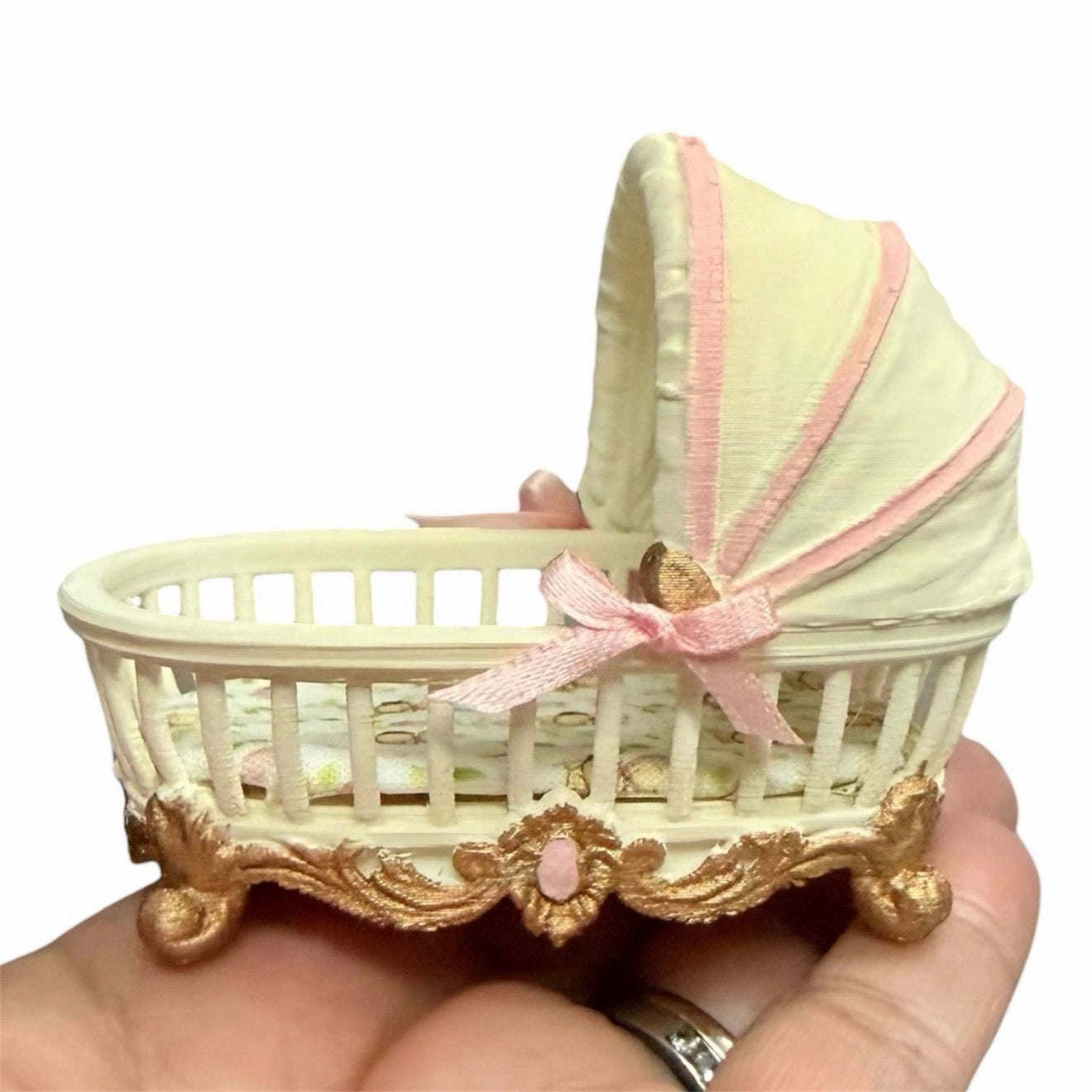 1:12 Scale Bassinet