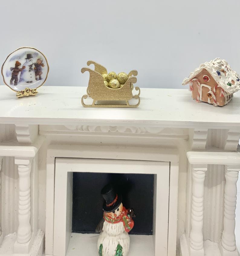 Gold Sleigh for dollhouse decor image 1