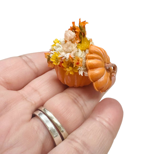 1:12 Scale Pumpkin Floral Arrangement for Dollhouse  image 0